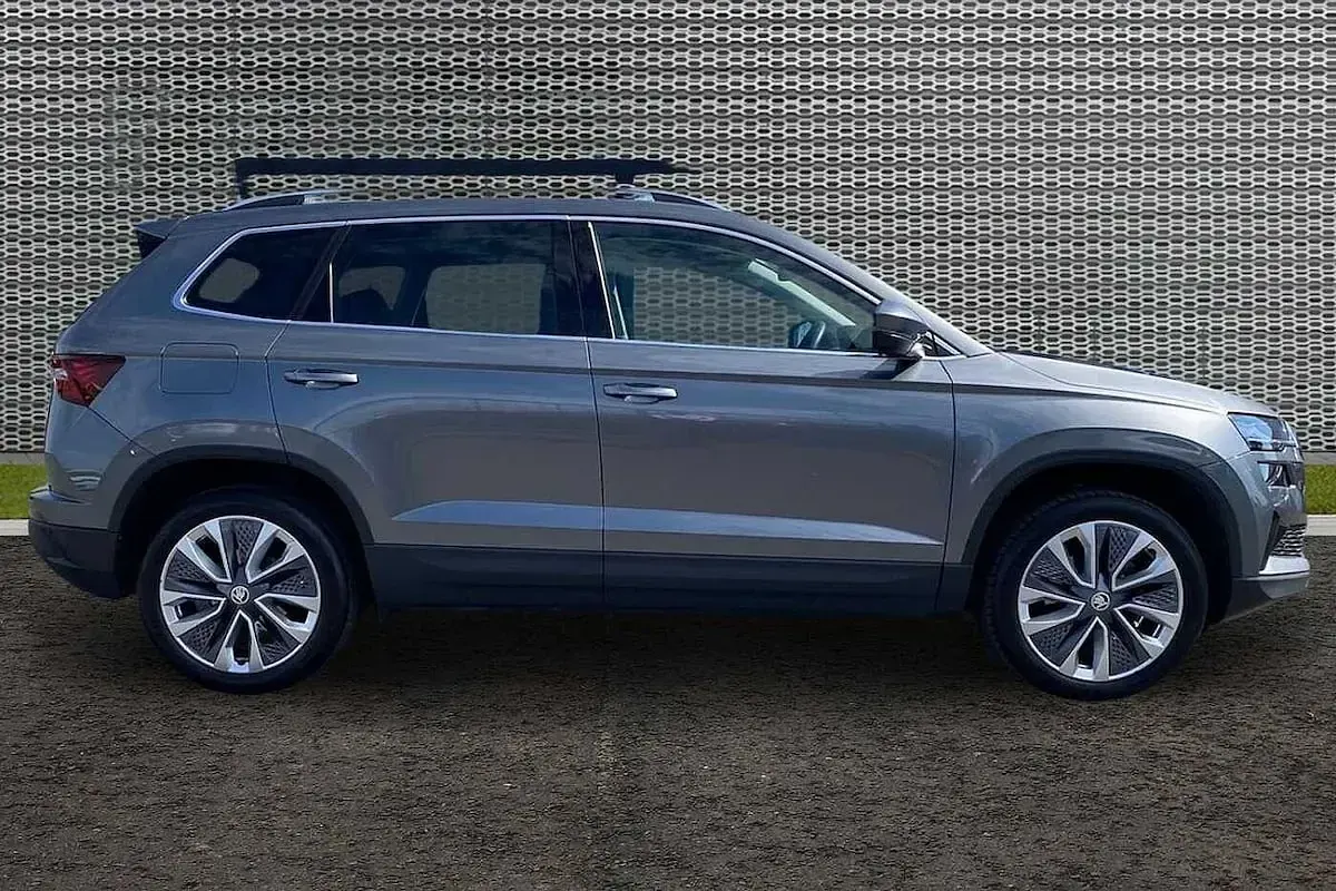 Used Skoda Karoq SE L 85 HP (62 kW) 2024 Graphite grey metallic SUV