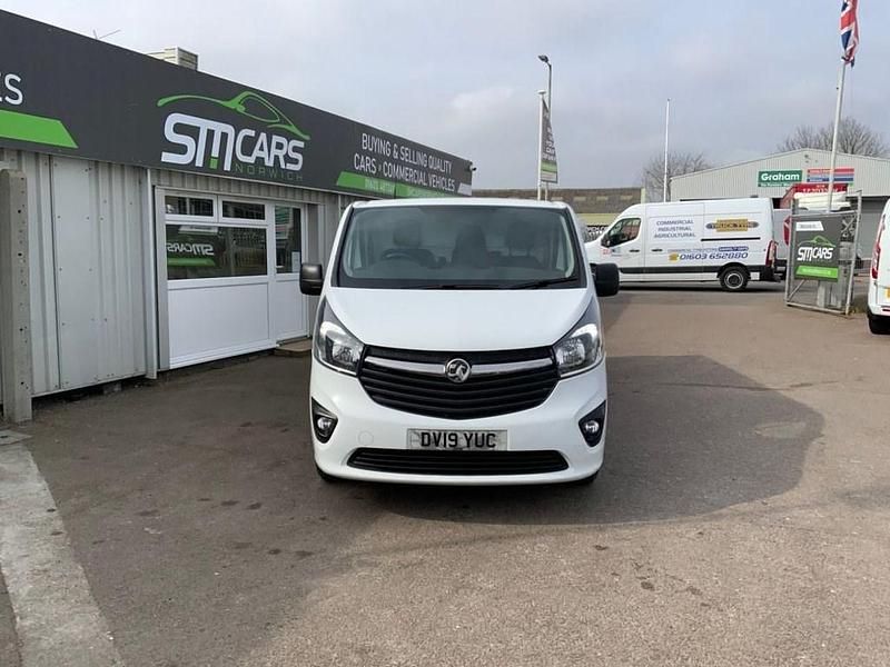 Used Vauxhall Vivaro Sportive 120 HP (88 kW) 2019 White MPV