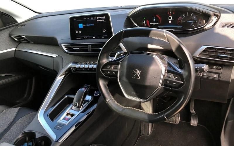 Used Peugeot 3008 Allure 131 HP (96 kW) 2018 Grey SUV