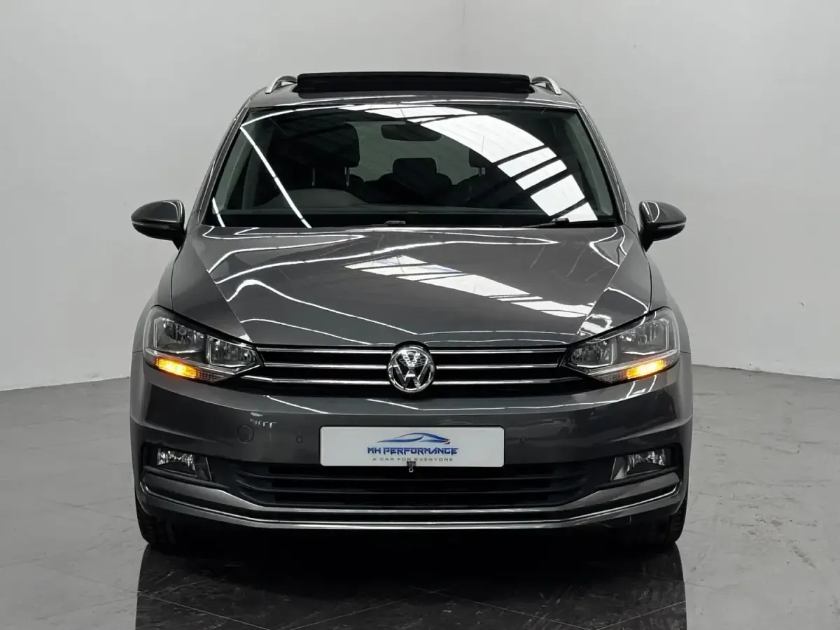 Usado VW Touran SEL 150 HP (110 kW) 2015 Cinzento Monovolume