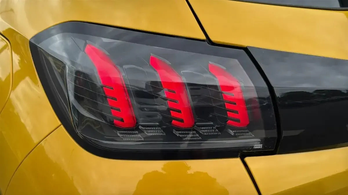 Used Peugeot 208 Premium 129 HP (94 kW) 2022 Yellow Hatchback