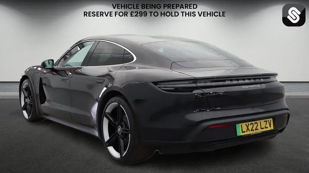 Usado Porsche Taycan Performance Package 419 kW (571 HP) 2022 Preto Sedan