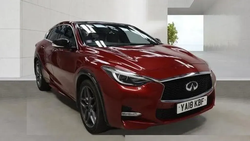 Used Infiniti Q30 Sport Tech 156 HP (114 kW) 2018 Red Hatchback