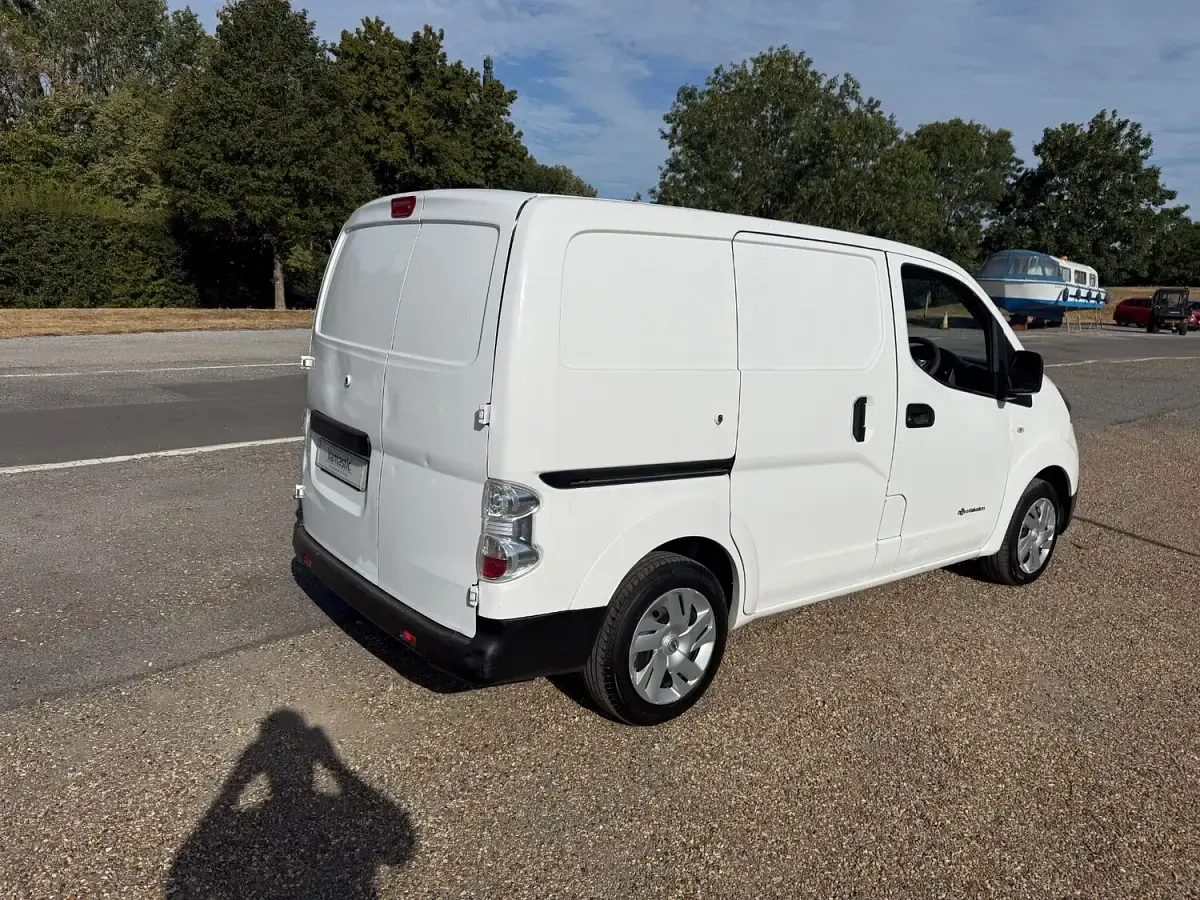 Used Nissan e-NV200 Acenta 80 kW (109 HP) 2020 White MPV