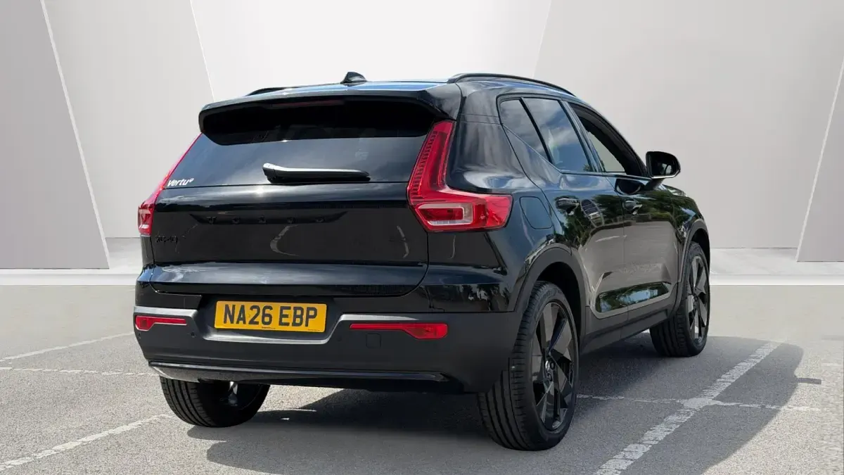 New Volvo XC40 Plus 197 HP (144 kW) 2026 Black SUV