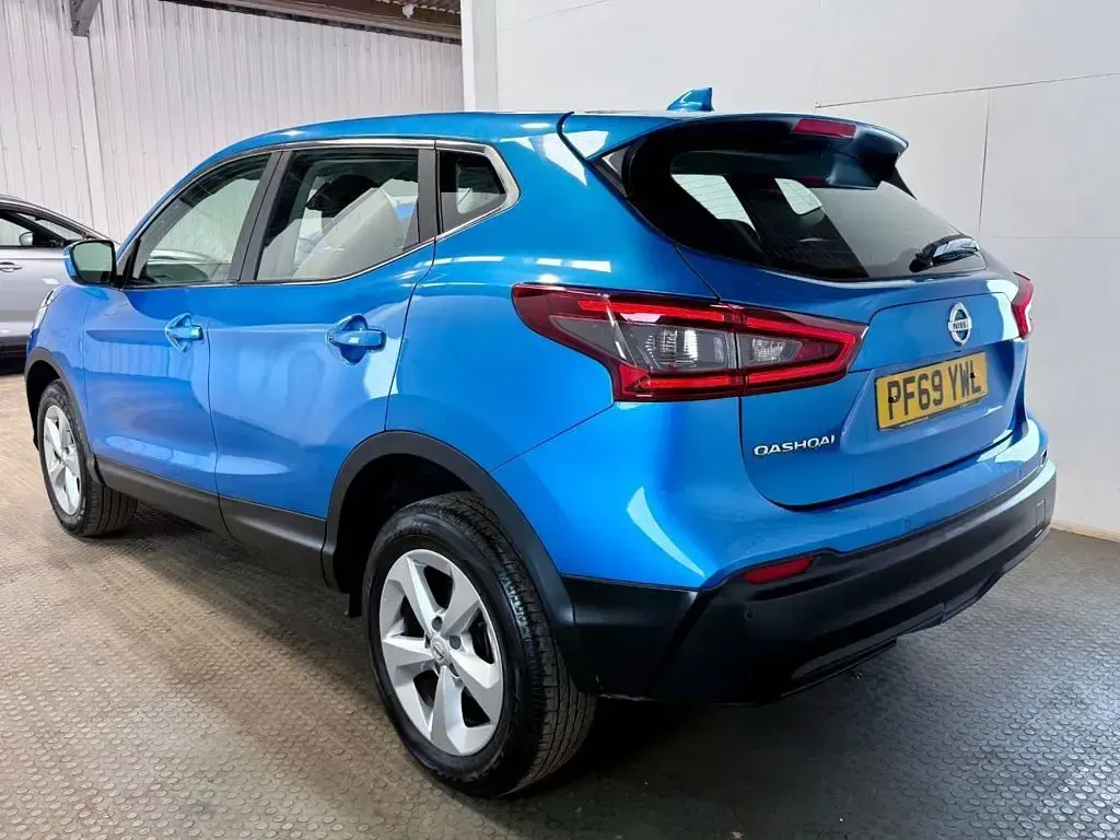 Used Nissan Qashqai Acenta Premium 115 HP (84 kW) 2020 Blue SUV
