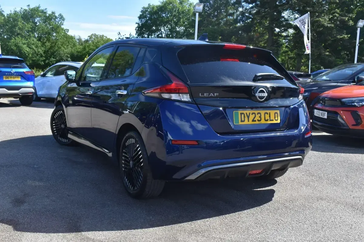 Used Nissan Leaf Tekna 110 kW (150 HP) 2023 Blue Hatchback