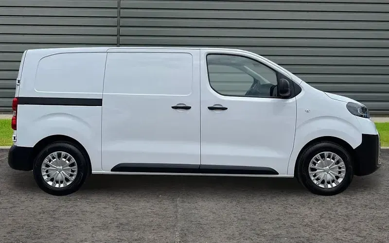 Used Toyota Proace 120 HP (88 kW) 2025 White MPV
