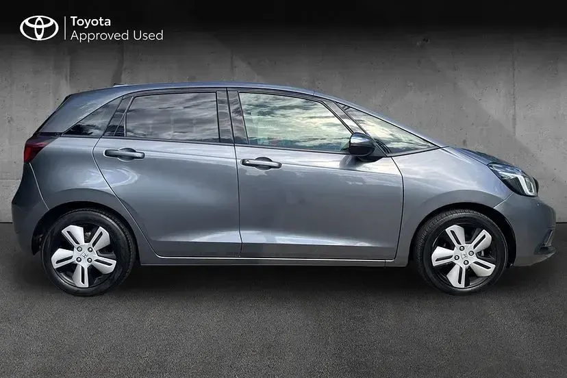 Used Honda Jazz Hybrid 107 HP (78 kW) 2020 Shining grey Hatchback