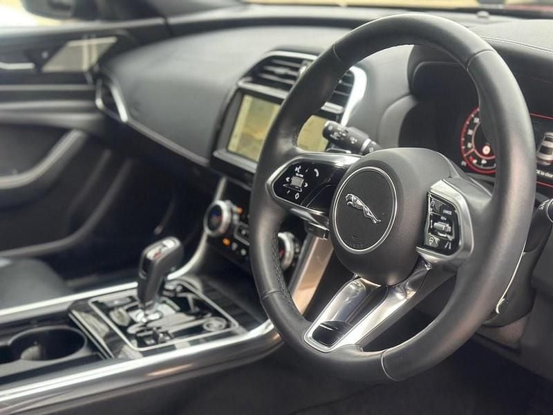 Used Jaguar XE R-Dynamic 250 HP (183 kW) 2024 Black Sedan