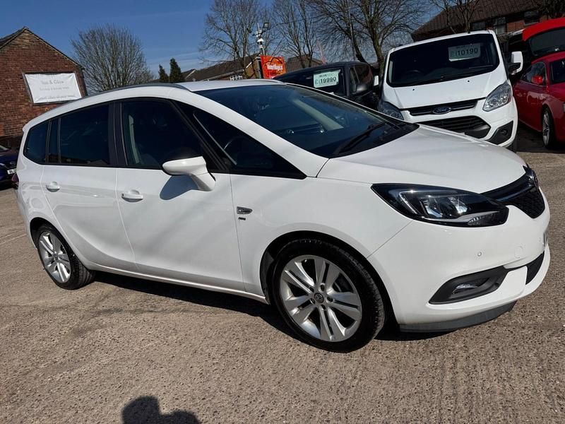 Used Vauxhall Zafira Tourer SRi 170 HP (125 kW) 2016 White MPV