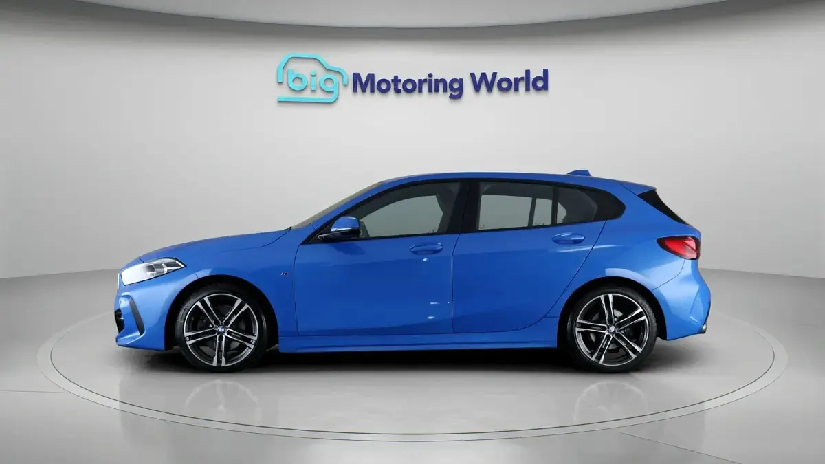 Used BMW 118 M Sport 138 HP (101 kW) 2021 Blue Hatchback
