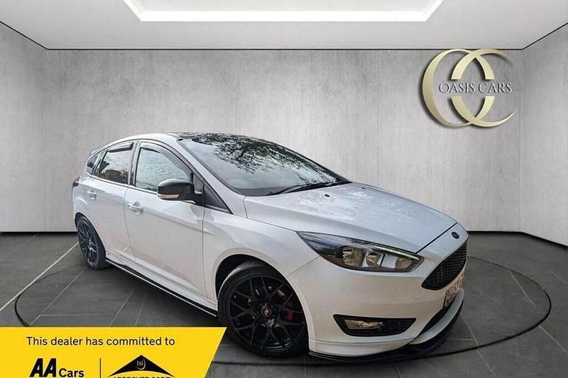 Used 2017 Ford Focus ST-Line Hatchback | £11,475 (Fair price) - Image 1/1