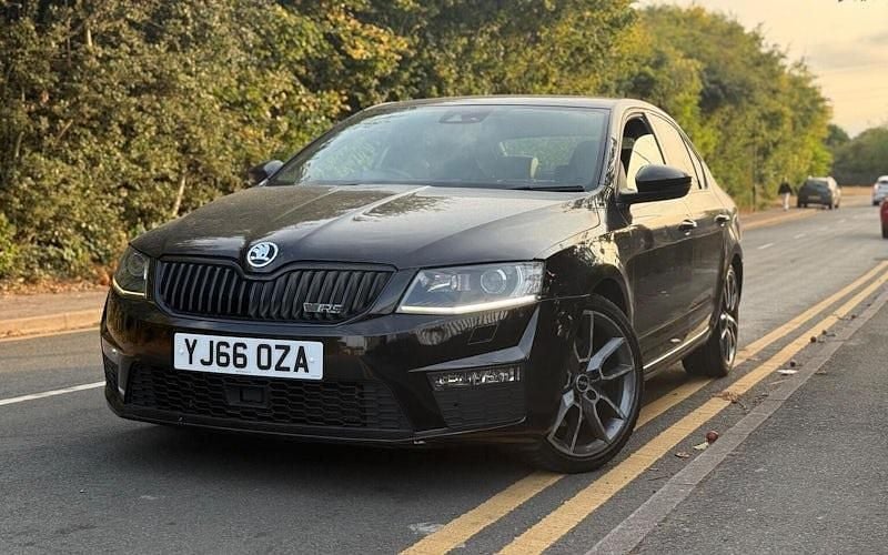 Black Used 2016 Skoda Octavia vRS Hatchback | £9,290 (Good price) - Image 1/4