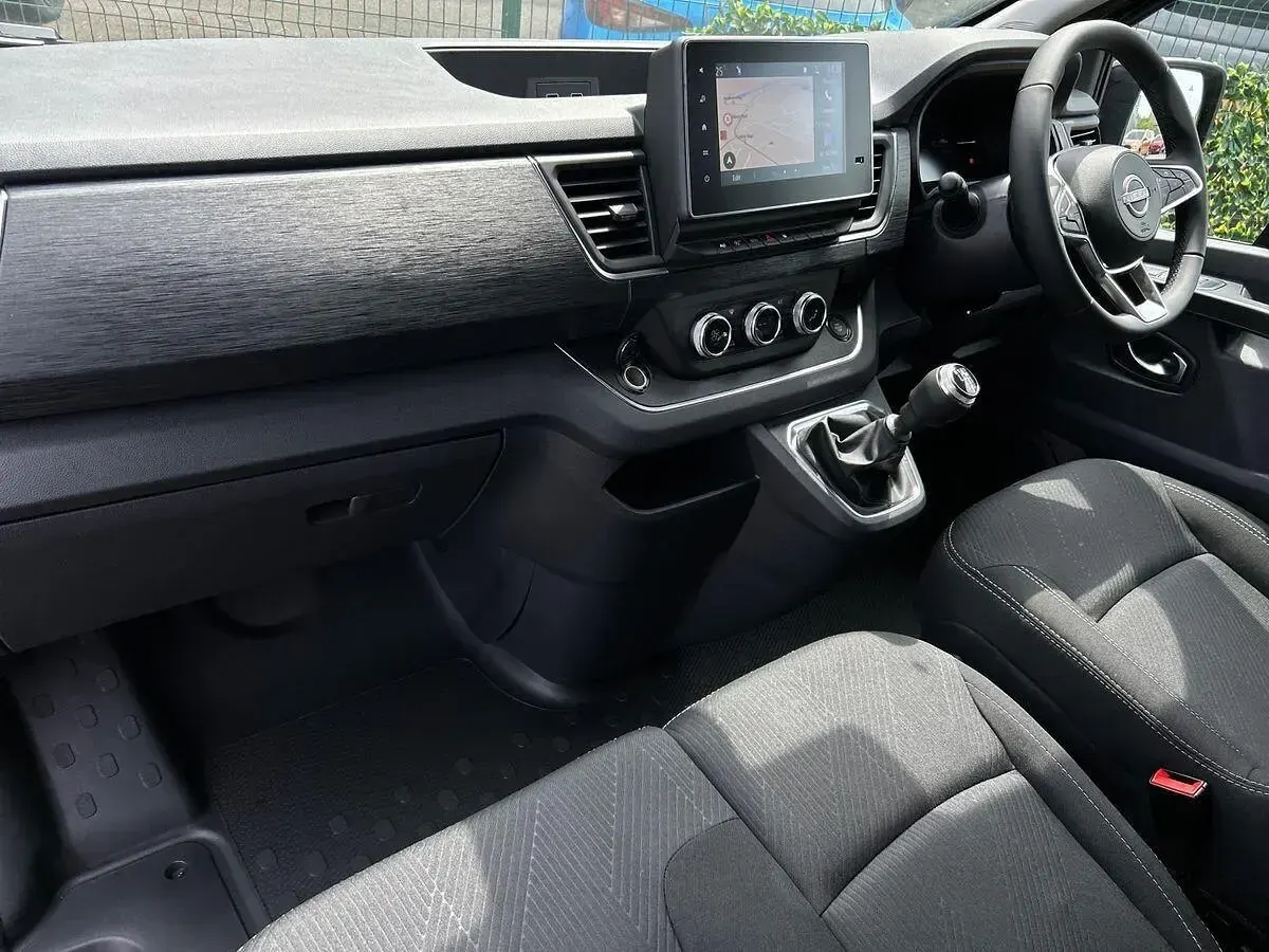 Used Nissan Primastar Tekna 130 HP (95 kW) 2026 Black MPV