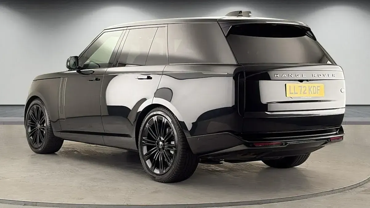 Used Land Rover Range Rover HSE 350 HP (257 kW) 2022 Santorini black SUV