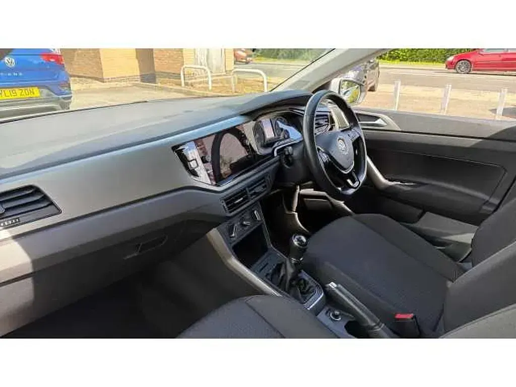 Used VW Polo SE 80 HP (58 kW) 2020 Silver Hatchback