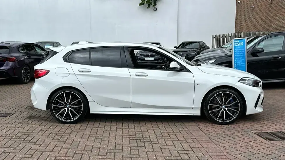 Used BMW 118 M Sport 136 HP (100 kW) 2022 White Hatchback