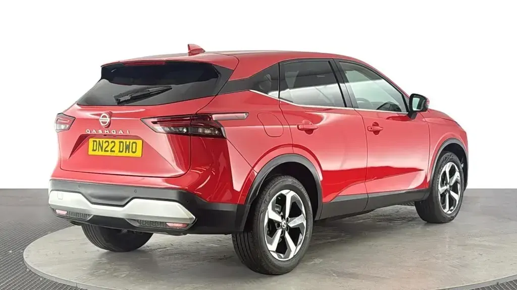 Used Nissan Qashqai N-Connecta 158 HP (116 kW) 2022 Red SUV
