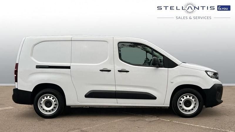 White Used 2025 Peugeot Partner Van | £17,999 (Expensive) - Image 1/4