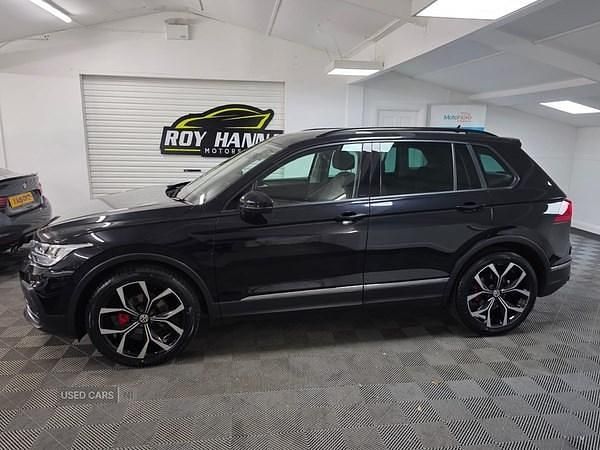 Usado VW Tiguan Life 150 CV (110 kW) 2023 Negro SUV