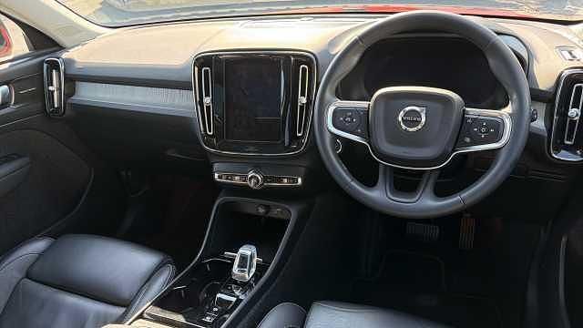 Used Volvo XC40 Ultimate 197 HP (144 kW) 2022 Red SUV