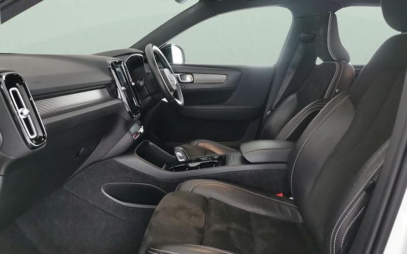 Used Volvo XC40 R-Design Pro 150 HP (110 kW) 2020 SUV