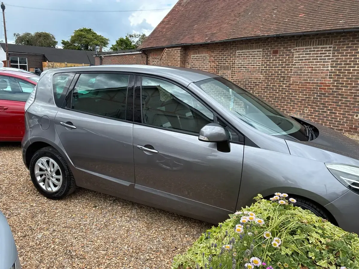 Used Renault Scénic Dynamique 110 HP (80 kW) 2012 Grey MPV