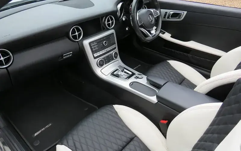Used Mercedes SLC200 AMG line 184 HP (135 kW) 2017 Polar white Cabriolet