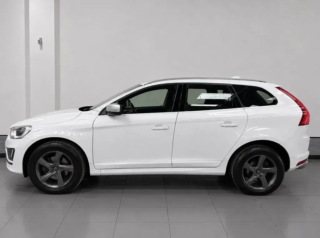 Used Volvo XC60 R-Design 190 HP (139 kW) 2015 White SUV