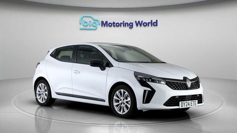 White Used 2024 Renault Clio V Evolution Hatchback | £13,900 (Good price) - Image 1/4