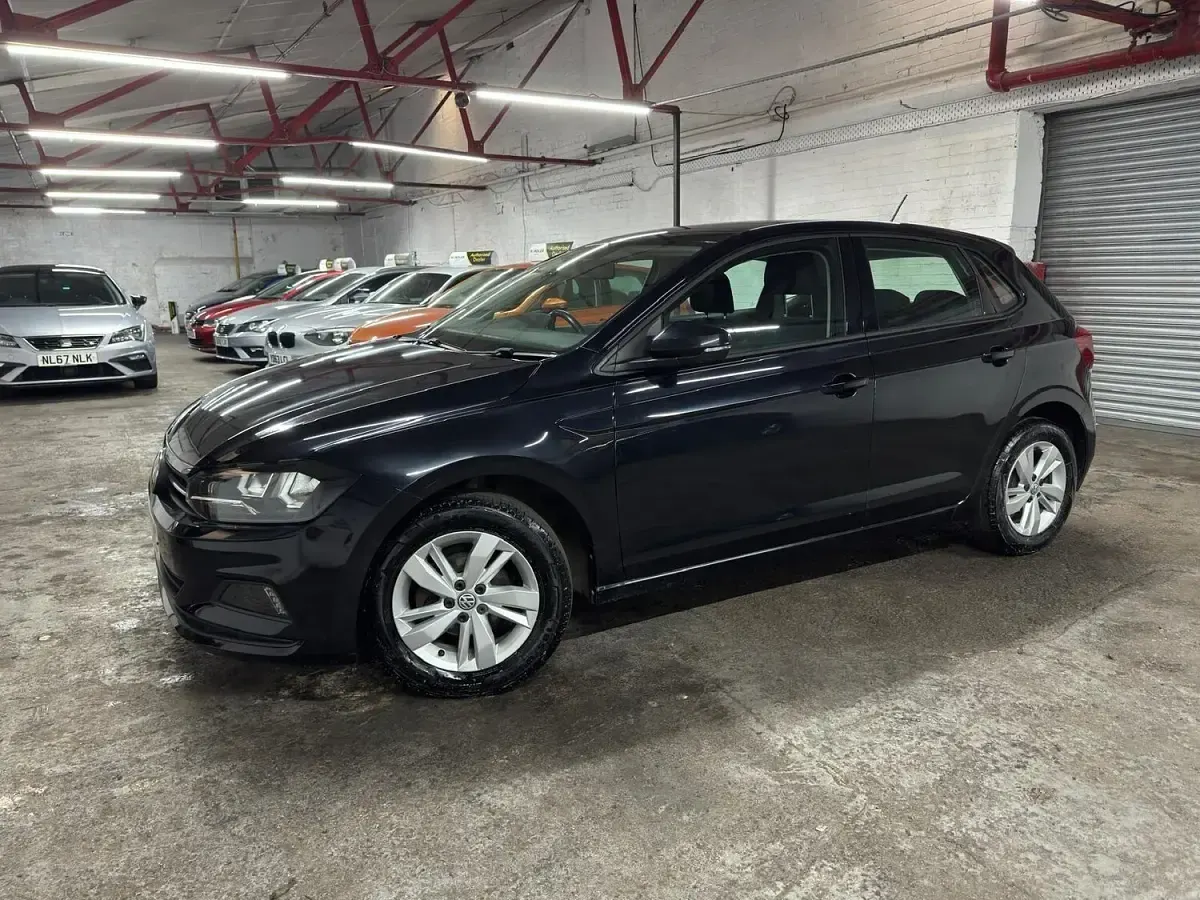 Used VW Polo SE 65 HP (47 kW) 2018 Black Hatchback