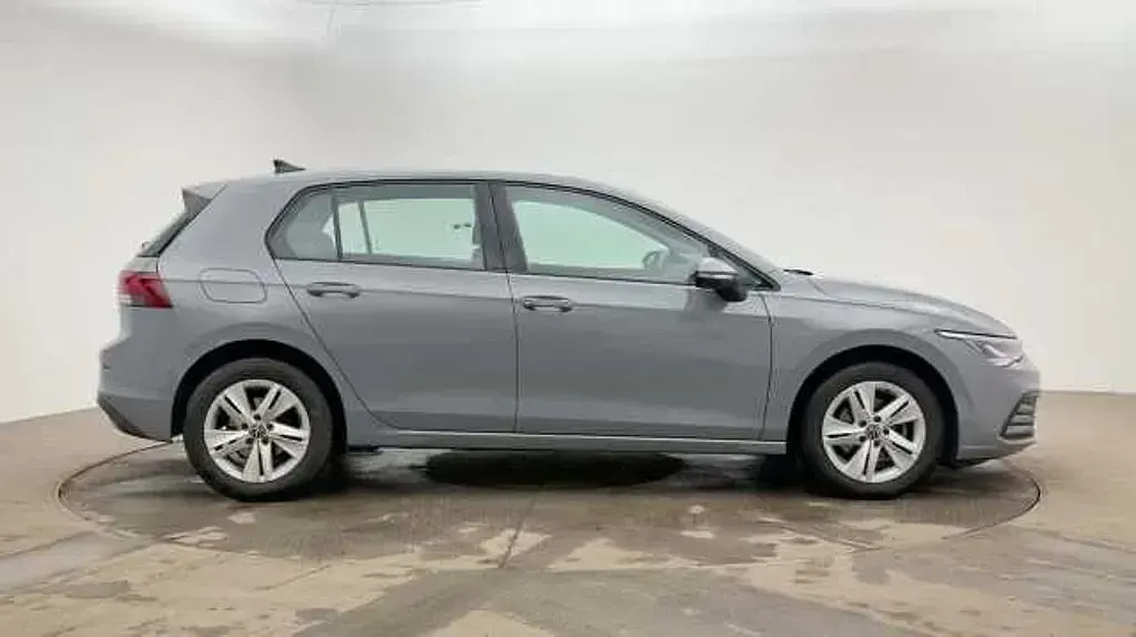 Used VW Golf VIII Life 130 HP (95 kW) 2023 Grey Hatchback