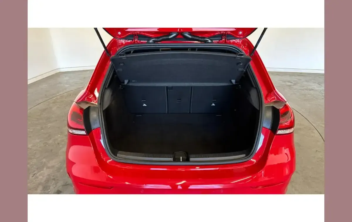 Used Mercedes A180 Executive 116 HP (85 kW) 2019 Red Hatchback