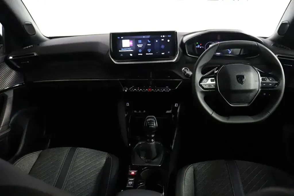 Used Peugeot 2008 Allure 100 HP (73 kW) 2024 Grey SUV