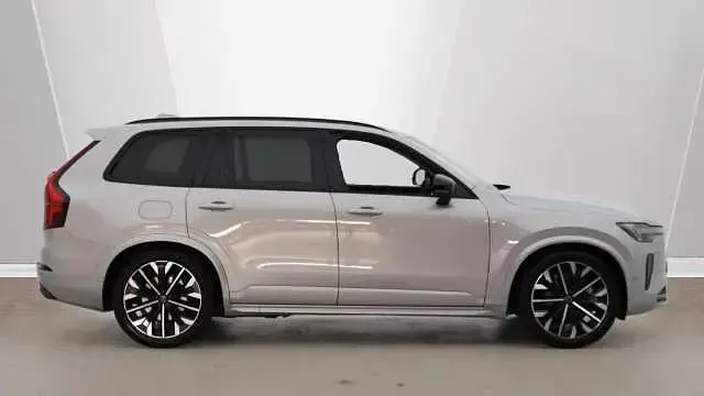 Usado Volvo XC90 Plus 250 HP (183 kW) 2025 SUV
