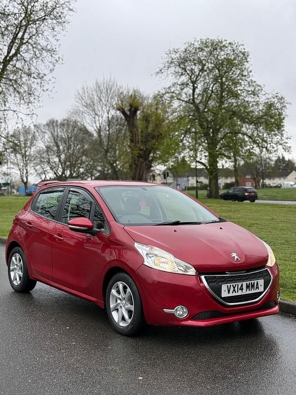 Used Peugeot 208 Active 2014 Red Hatchback