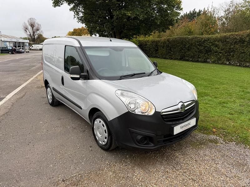 Silver Used 2017 Vauxhall Combo MPV | £3,995 (Fair price) - Image 1/4