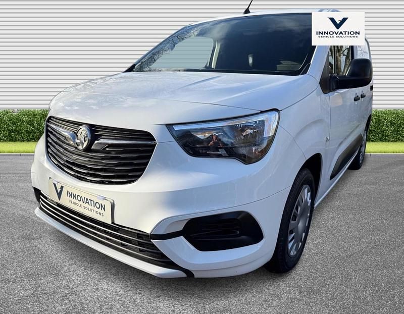 Used Vauxhall Combo Sportive 100 HP (73 kW) 2020 White Van