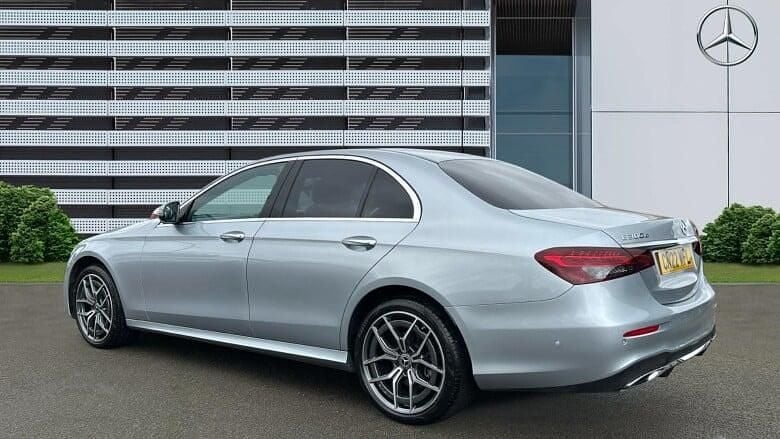 Second-hand Mercedes E300 AMG Line Premium 265 CP (194 kW) 2022 Argintiu Berlinǎ