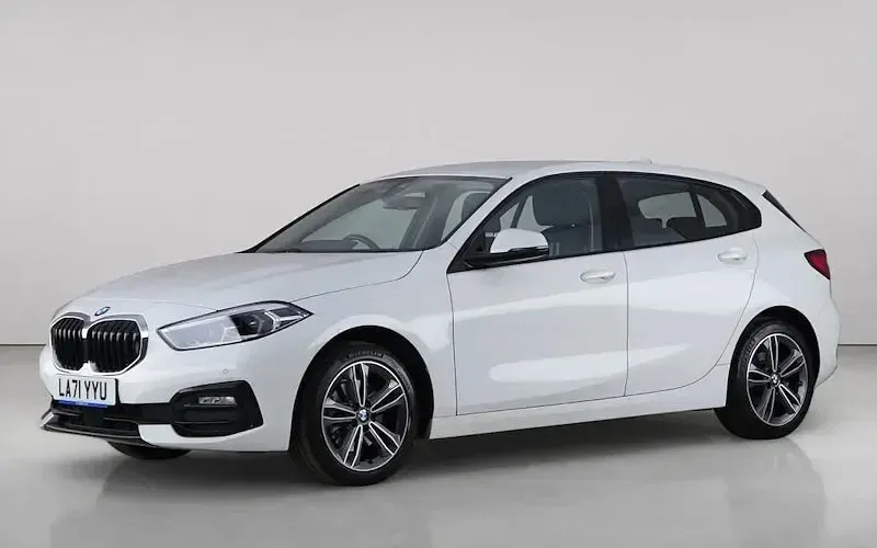 Used BMW 118 Sport Line 136 HP (100 kW) 2021 White Hatchback