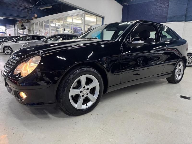 Used Mercedes C180 SE 156 HP (114 kW) 2008 Black Coupe