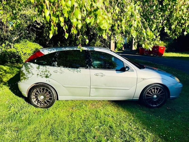 Used Ford Focus ST 171 HP (125 kW) 2004 Silver Hatchback