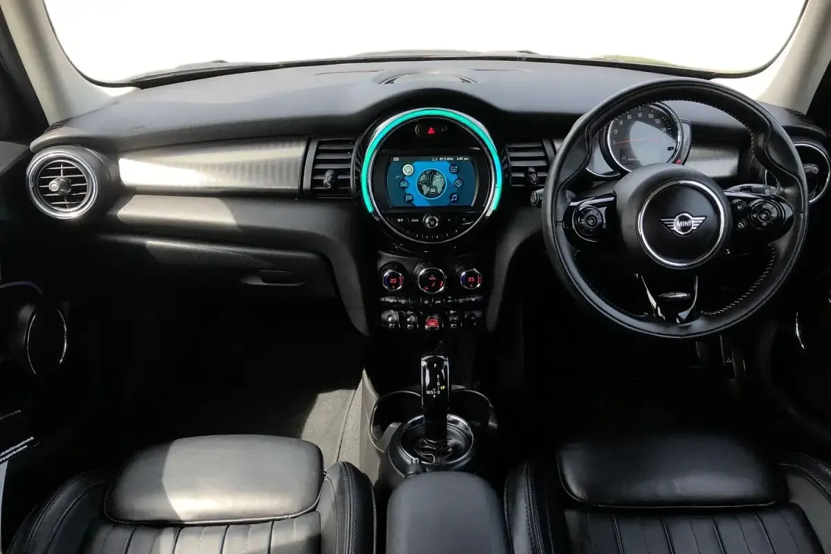 Used Mini Cooper Comfort 136 HP (100 kW) 2019 Silver Hatchback