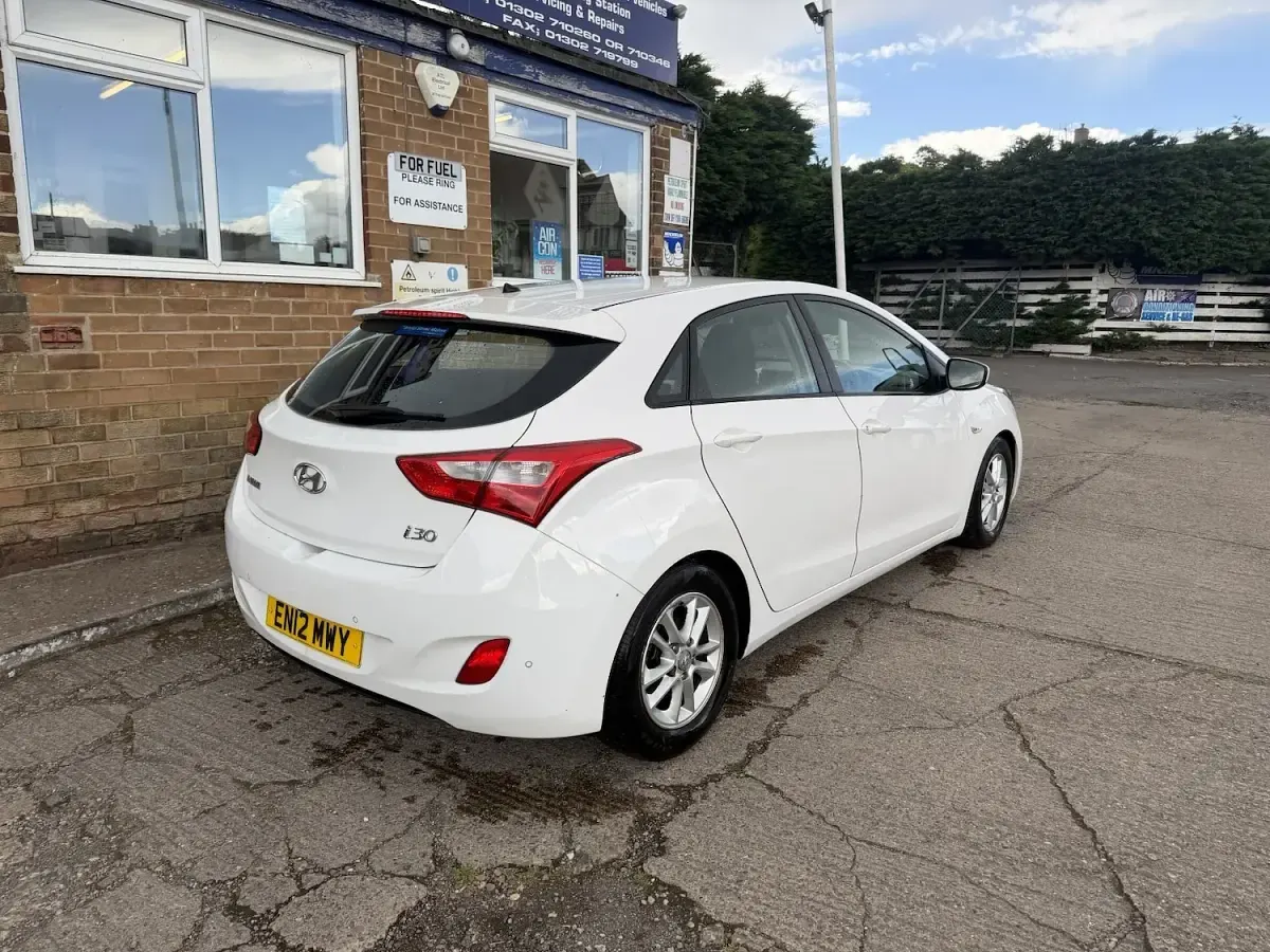 Used Hyundai i30 Active 2012 White Hatchback