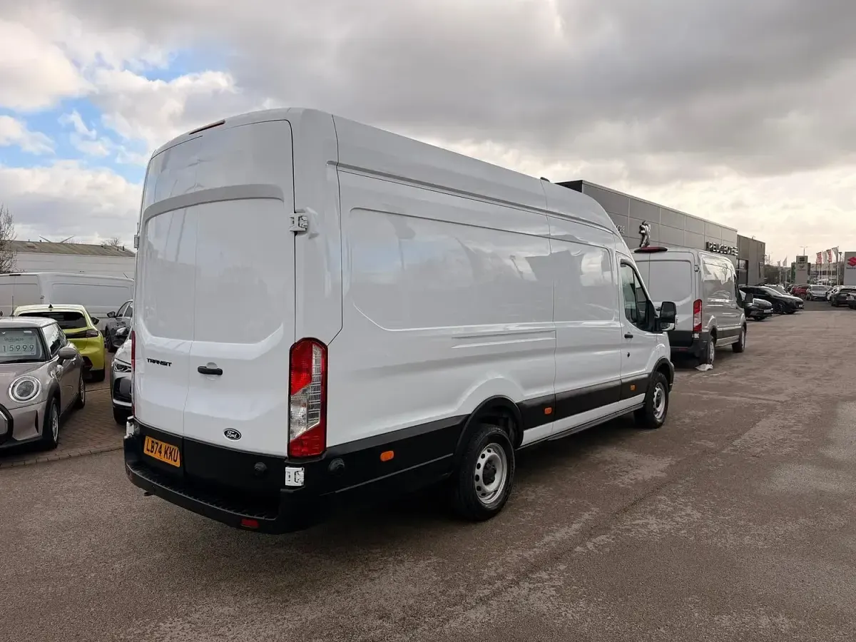 Used Ford Transit 165 HP (121 kW) 2024 White Van