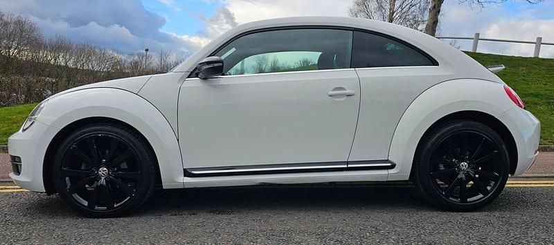 White Used 2014 VW Beetle Sportline Hatchback | £9,795 (Fair price) - Image 1/4