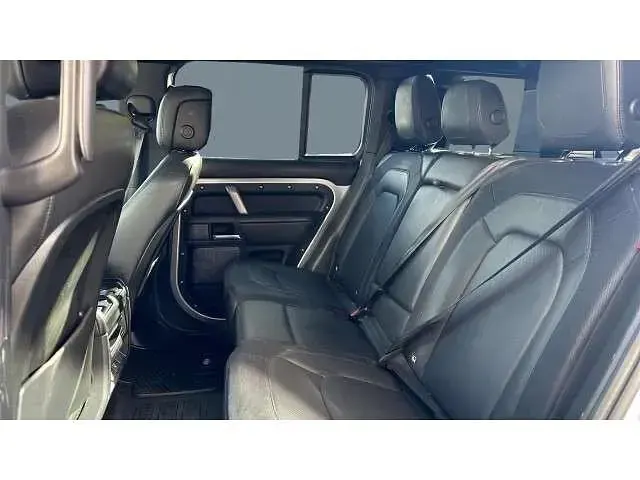 Used Land Rover Defender HSE Dynamic 249 HP (183 kW) 2022 Silver SUV