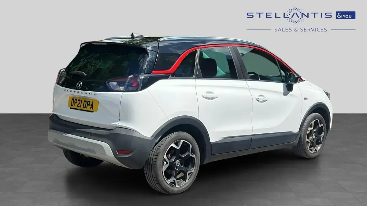 Used Vauxhall Crossland SRi 128 HP (94 kW) 2021 White SUV
