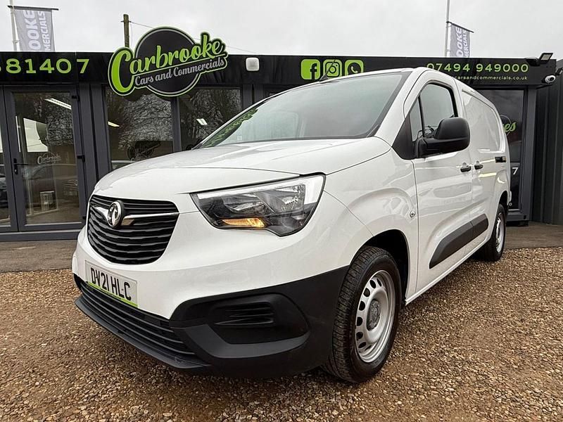 Used Vauxhall Combo 100 HP (73 kW) 2021 White MPV